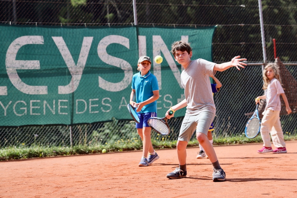 Village Camps International Summer Camp Leysin, Switzerland 2025-08-09 https://www.villagecamps.com/journals_admin/images/2613-6164-tennis 87 .jpg
